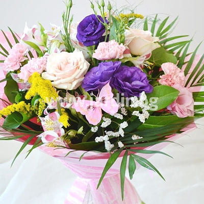 Защо розите и карамфилите правят красив букет - Красиви цветя от бутик Жардин